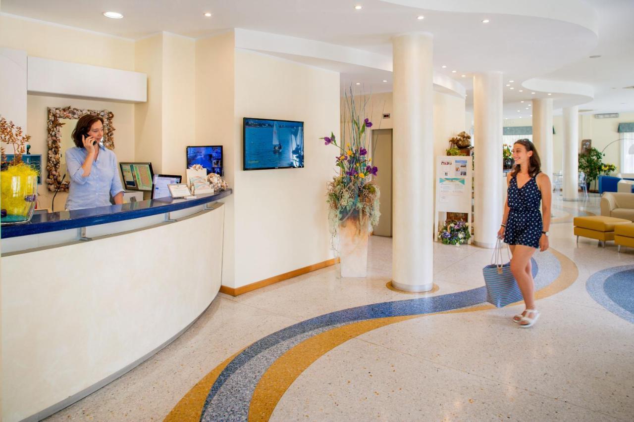 Hotel Baia Bianca Ντιάνο Μαρίνα Εξωτερικό φωτογραφία