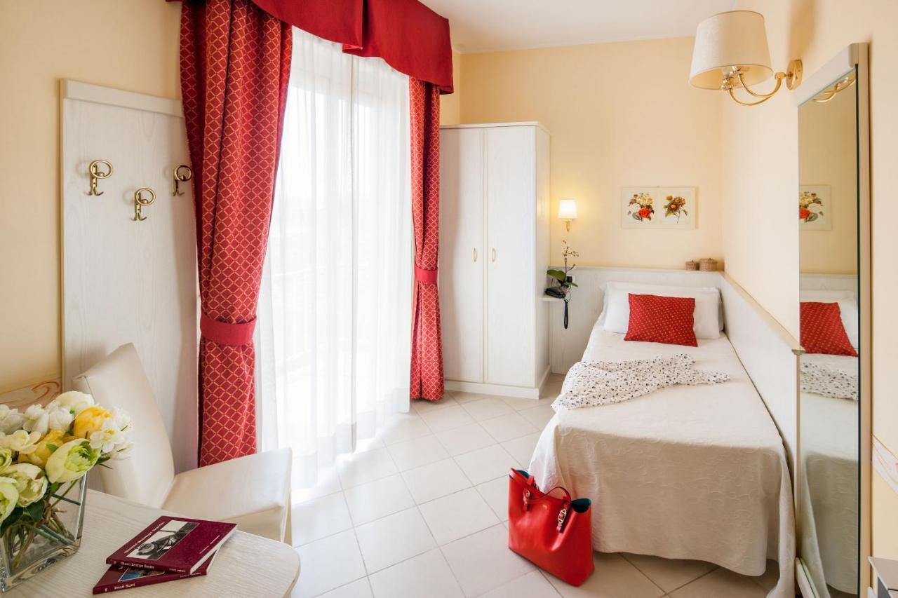 Hotel Baia Bianca Ντιάνο Μαρίνα Εξωτερικό φωτογραφία